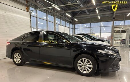 Toyota Camry, 2018 год, 2 050 000 рублей, 4 фотография