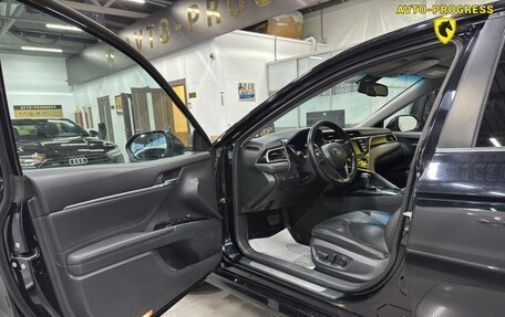 Toyota Camry, 2018 год, 2 050 000 рублей, 7 фотография