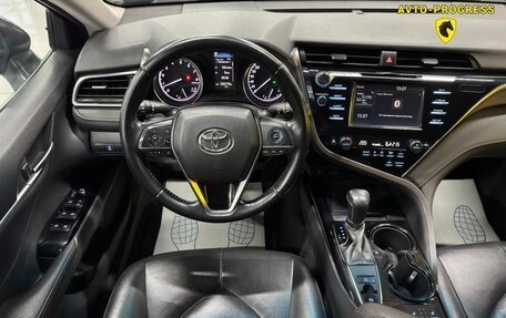 Toyota Camry, 2018 год, 2 050 000 рублей, 12 фотография