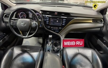 Toyota Camry, 2018 год, 2 050 000 рублей, 11 фотография