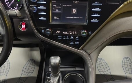 Toyota Camry, 2018 год, 2 050 000 рублей, 14 фотография