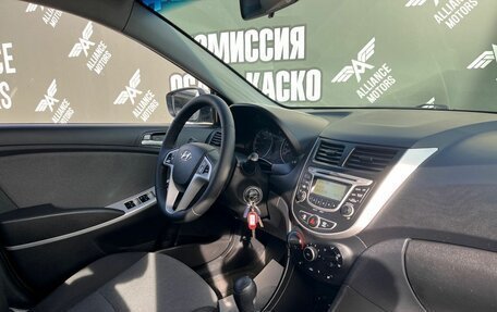 Hyundai Solaris II рестайлинг, 2014 год, 880 000 рублей, 23 фотография