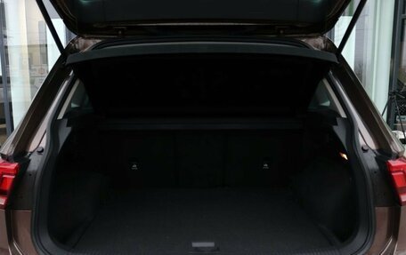 Volkswagen Tiguan II, 2017 год, 1 959 000 рублей, 11 фотография