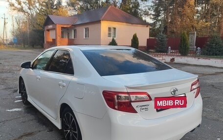 Toyota Camry, 2014 год, 1 600 000 рублей, 4 фотография