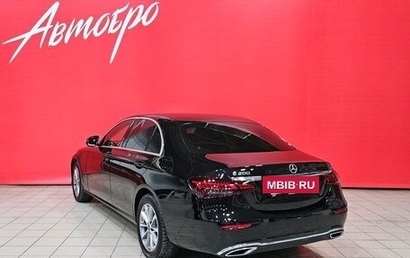 Mercedes-Benz E-Класс, 2021 год, 2 850 000 рублей, 3 фотография