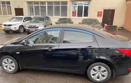 Hyundai Solaris II рестайлинг, 2015 год, 900 000 рублей, 5 фотография