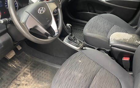 Hyundai Solaris II рестайлинг, 2015 год, 900 000 рублей, 3 фотография