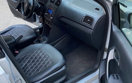 Volkswagen Polo VI (EU Market), 2011 год, 650 000 рублей, 13 фотография