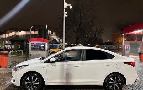 Hyundai Solaris II рестайлинг, 2019 год, 900 000 рублей, 1 фотография