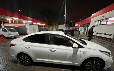 Hyundai Solaris II рестайлинг, 2019 год, 900 000 рублей, 2 фотография