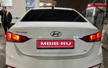 Hyundai Solaris II рестайлинг, 2019 год, 900 000 рублей, 3 фотография
