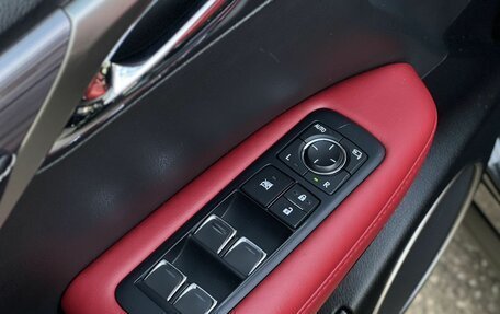 Lexus RX IV рестайлинг, 2019 год, 3 650 000 рублей, 10 фотография