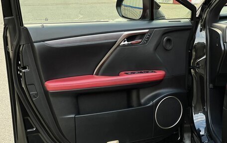 Lexus RX IV рестайлинг, 2019 год, 3 650 000 рублей, 9 фотография
