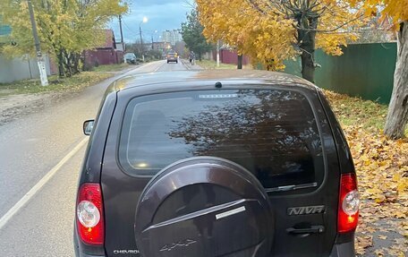 Chevrolet Niva I рестайлинг, 2013 год, 600 000 рублей, 3 фотография