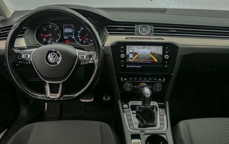 Volkswagen Passat B8 рестайлинг, 2017 год, 2 187 000 рублей, 12 фотография