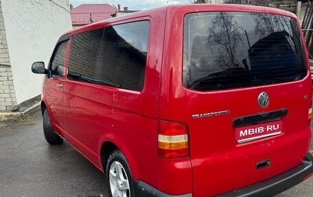Volkswagen Transporter T5 рестайлинг, 2004 год, 800 000 рублей, 1 фотография