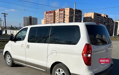 Hyundai H-1 II рестайлинг, 2015 год, 2 250 000 рублей, 5 фотография