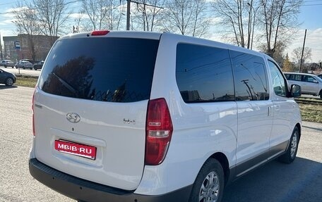 Hyundai H-1 II рестайлинг, 2015 год, 2 250 000 рублей, 3 фотография