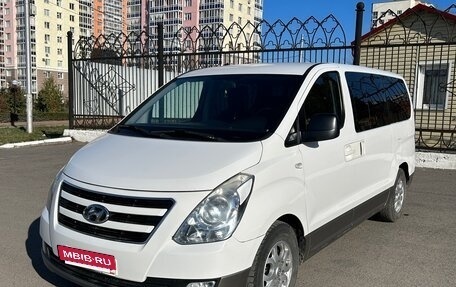 Hyundai H-1 II рестайлинг, 2015 год, 2 250 000 рублей, 7 фотография