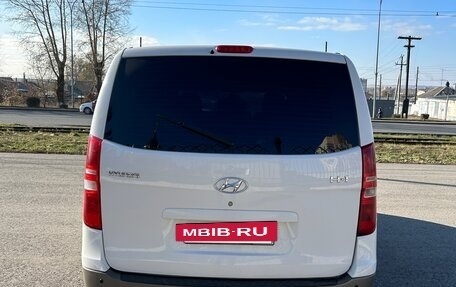 Hyundai H-1 II рестайлинг, 2015 год, 2 250 000 рублей, 4 фотография