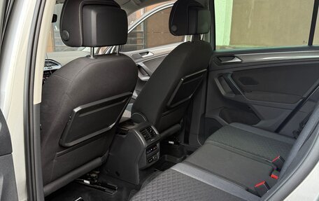 Volkswagen Tiguan II, 2018 год, 2 200 000 рублей, 9 фотография