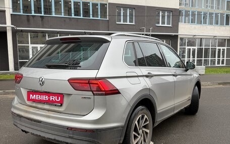 Volkswagen Tiguan II, 2018 год, 2 200 000 рублей, 3 фотография