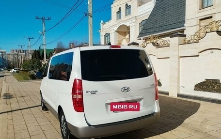 Hyundai H-1 II рестайлинг, 2018 год, 2 600 000 рублей, 4 фотография