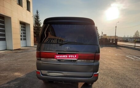 Toyota Regius, 1999 год, 600 000 рублей, 4 фотография