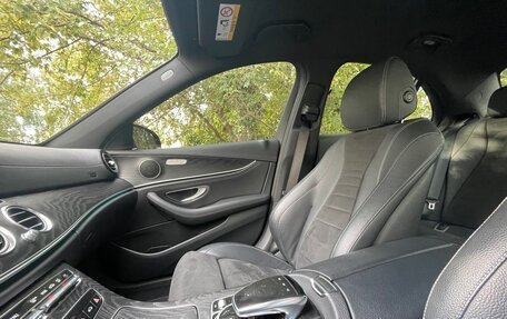 Mercedes-Benz E-Класс, 2020 год, 3 550 000 рублей, 7 фотография