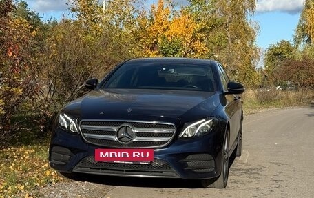 Mercedes-Benz E-Класс, 2020 год, 3 550 000 рублей, 4 фотография