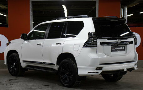 Toyota Land Cruiser Prado 150 рестайлинг 2, 2011 год, 2 698 000 рублей, 7 фотография