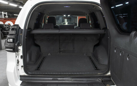 Toyota Land Cruiser Prado 150 рестайлинг 2, 2011 год, 2 698 000 рублей, 10 фотография