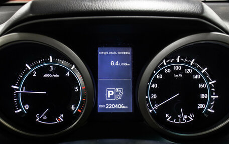 Toyota Land Cruiser Prado 150 рестайлинг 2, 2011 год, 2 698 000 рублей, 12 фотография