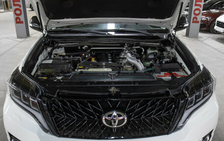 Toyota Land Cruiser Prado 150 рестайлинг 2, 2011 год, 2 698 000 рублей, 9 фотография