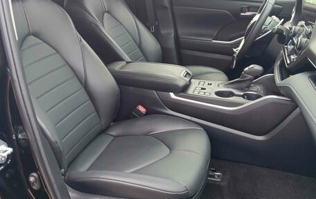 Toyota Highlander, 2023 год, 4 750 000 рублей, 2 фотография