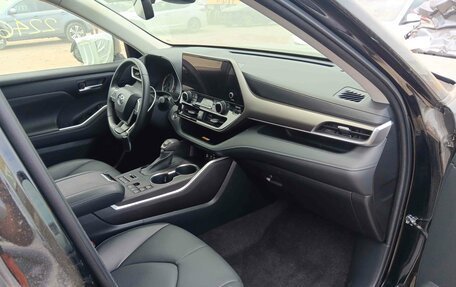 Toyota Highlander, 2023 год, 4 750 000 рублей, 7 фотография