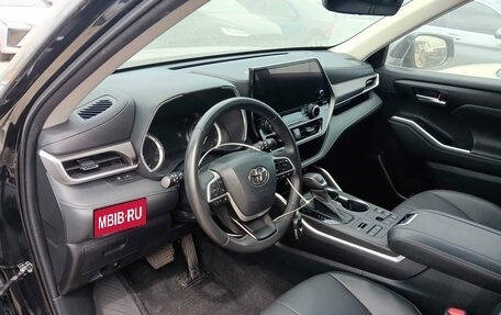 Toyota Highlander, 2023 год, 4 750 000 рублей, 9 фотография