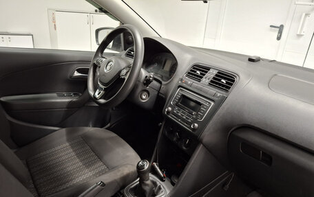 Volkswagen Polo VI (EU Market), 2017 год, 912 000 рублей, 15 фотография