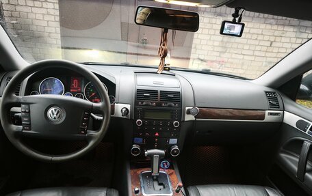 Volkswagen Touareg III, 2007 год, 1 199 999 рублей, 28 фотография