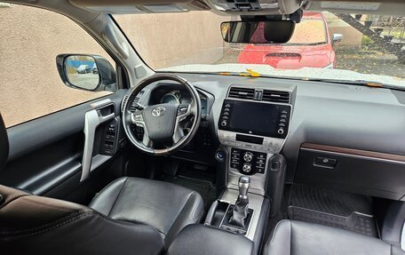 Toyota Land Cruiser Prado 150 рестайлинг 2, 2021 год, 6 200 000 рублей, 4 фотография