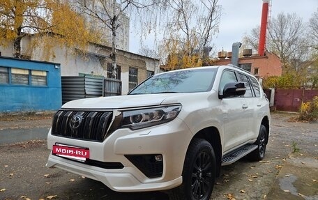 Toyota Land Cruiser Prado 150 рестайлинг 2, 2021 год, 6 200 000 рублей, 2 фотография