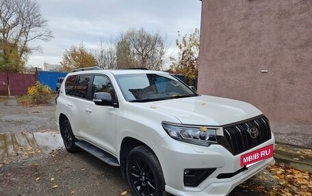 Toyota Land Cruiser Prado 150 рестайлинг 2, 2021 год, 6 200 000 рублей, 3 фотография