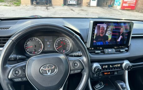 Toyota RAV4, 2020 год, 3 750 000 рублей, 4 фотография