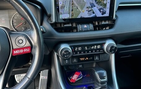 Toyota RAV4, 2020 год, 3 750 000 рублей, 7 фотография