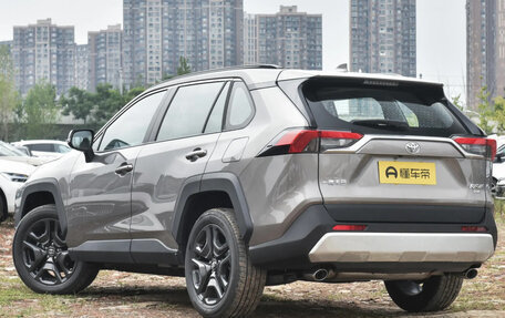 Toyota RAV4, 2025 год, 2 530 000 рублей, 5 фотография