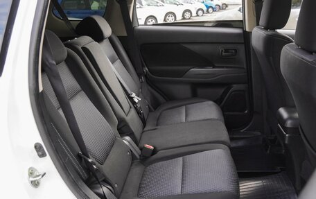 Mitsubishi Outlander III рестайлинг 3, 2018 год, 1 890 000 рублей, 7 фотография