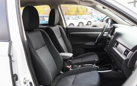 Mitsubishi Outlander III рестайлинг 3, 2018 год, 1 890 000 рублей, 8 фотография