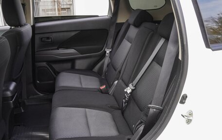 Mitsubishi Outlander III рестайлинг 3, 2018 год, 1 890 000 рублей, 9 фотография