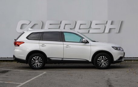 Mitsubishi Outlander III рестайлинг 3, 2018 год, 1 890 000 рублей, 5 фотография