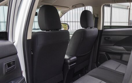 Mitsubishi Outlander III рестайлинг 3, 2018 год, 1 890 000 рублей, 11 фотография